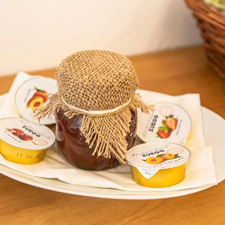 Madera Bed & Breakfast