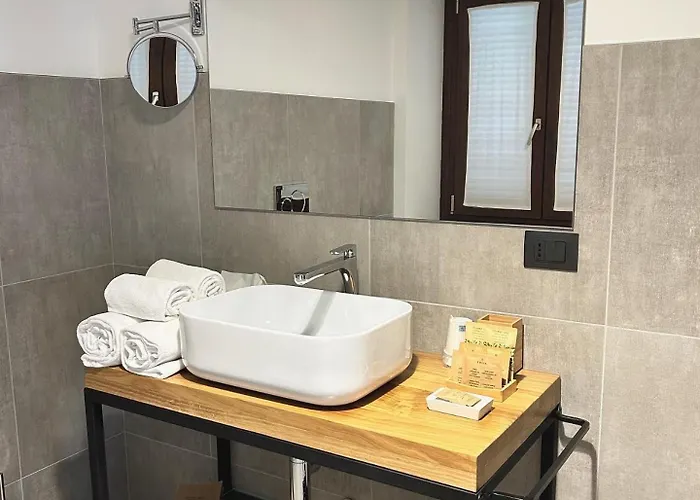 Bed and Breakfast Madera Guarene